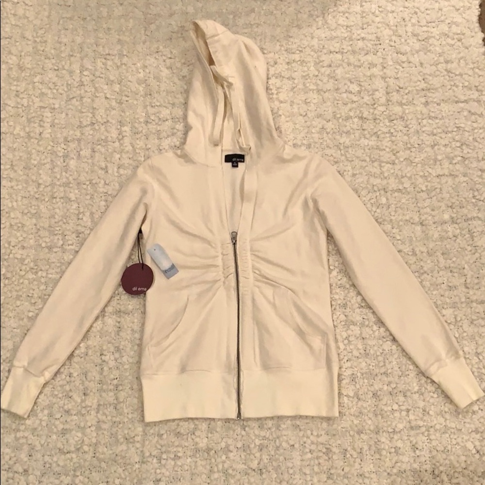 NWT Aritzia zip up sweater